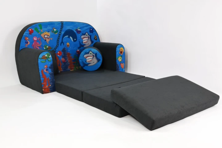 rozložená dětská pohovka s funkcí spaní