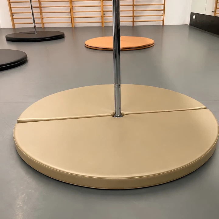 matrace na pole dance béžová složená