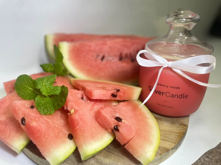 Červená vonná svíčka Watermelon